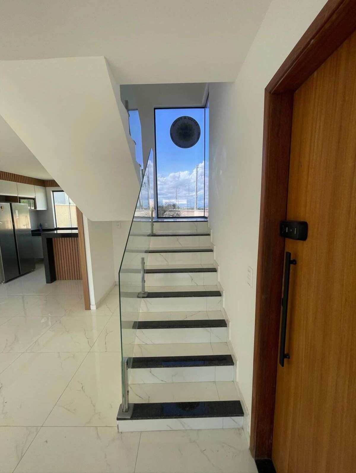  - Casa de condomínio à venda, com 3 quartos