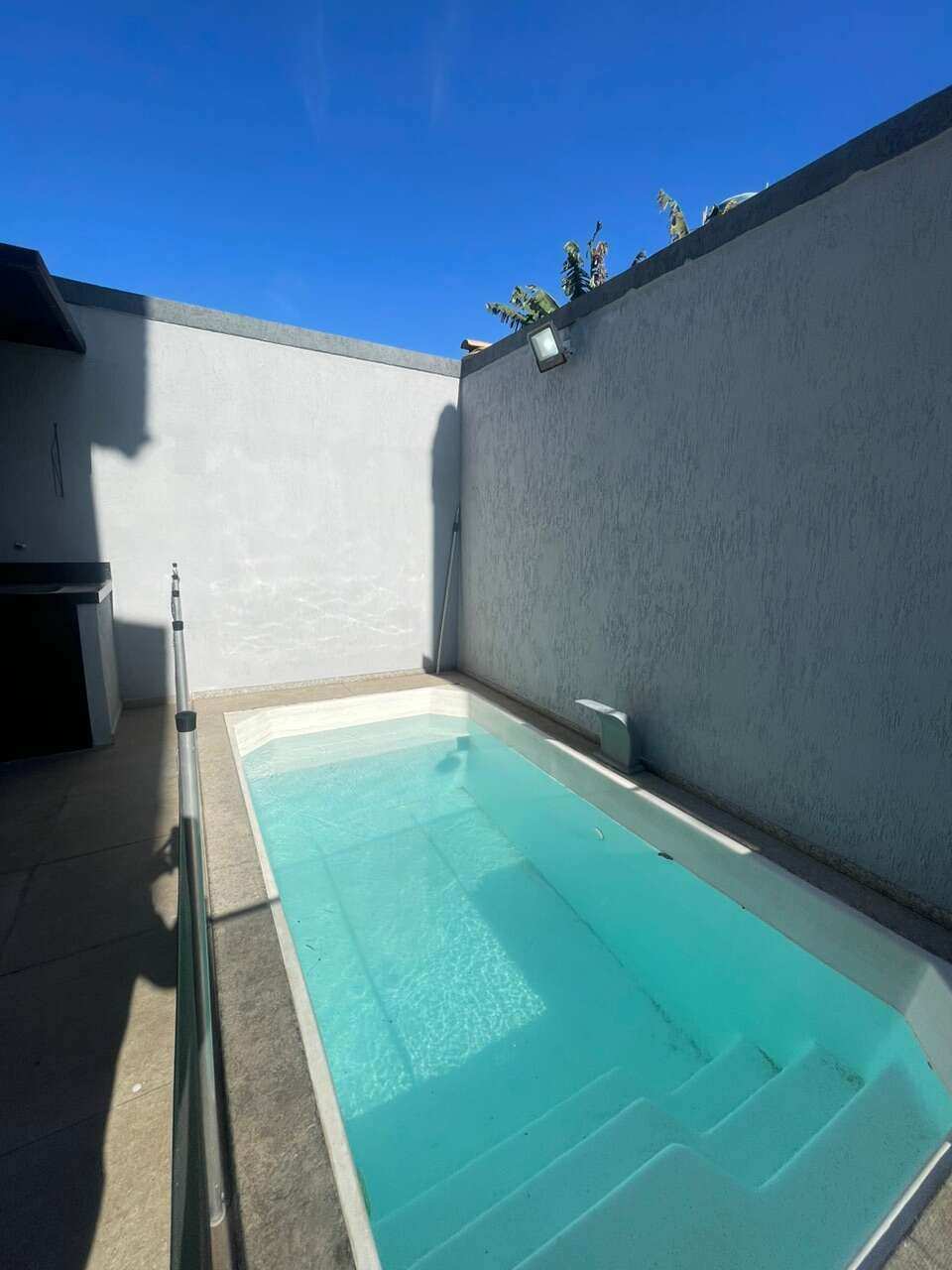  - Casa de condomínio à venda, com 2 quartos